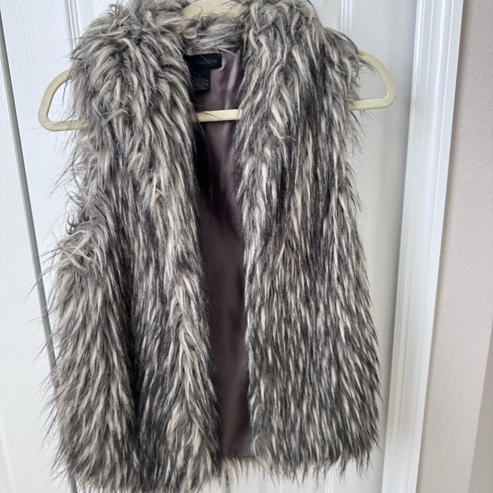 Steve Madden Faux Fur Vest With‎ Collar | Tan/Grey Size Small